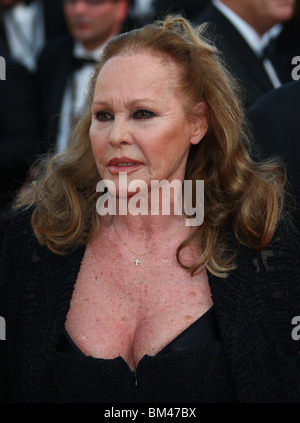 URSULA ANDRESS BIUTIFUL PREMIERE FESTIVAL DU FILM DE CANNES 2010 PALAIS DES FESTIVAL CANNES FRANCE 17 Mai 2010 Banque D'Images