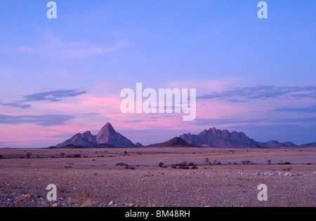 Coucher de soleil sur Spitzkoppe, Namibie Banque D'Images