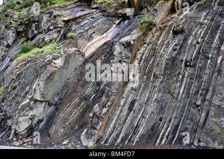 Les affleurements de grès et de shale d'appoint. Californie, USA. Banque D'Images