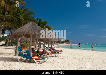 Plage de Playa del Carmen, Riviera Maya, péninsule du Yucatan, la mer des Caraïbes, Mexique Banque D'Images