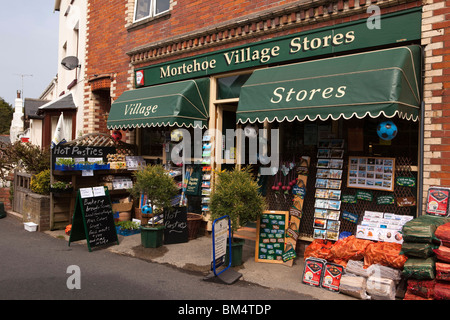Royaume-uni, Angleterre, Devon, Mortehoe Woolacombe, village, magasins, stock affiché sur trottoir Banque D'Images