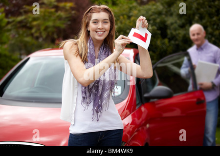 Test de conduite juste passé de fille Banque D'Images