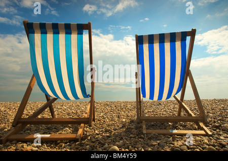 Des chaises vides sur le front de mer de Bognor, Sussex de l'Ouest - Banque D'Images