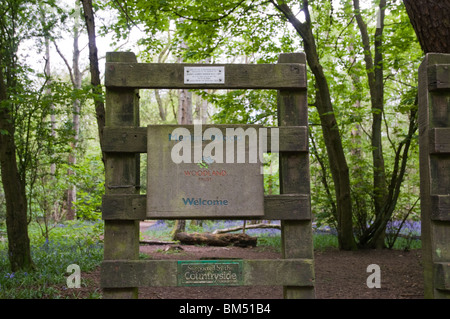 Signe pour Merlin et Whippendell Woods, Hertfordshire, Royaume-Uni Banque D'Images