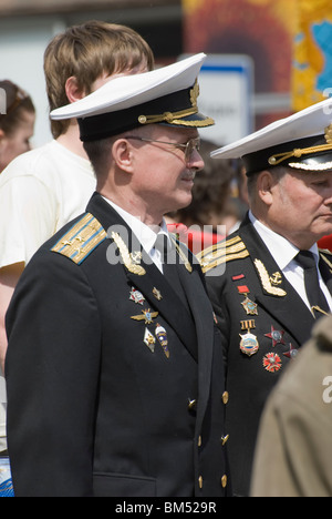 Anciens combattants russes de la Grande guerre patriotique sur la rue de Moscou lors d'une célébration du Jour de la Victoire, 9-mai 2010. Moscou, Russie Banque D'Images