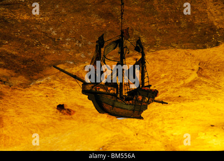 Grotte de Galleon Modèle de toit de la Chambre à Ward Grande-bretagne, le plus vieux pub Ye Olde Trip to Jerusalem. Banque D'Images