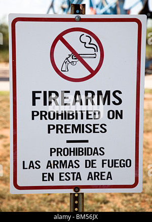 Armes à feu interdites le musée du pétrole signe locaux Midland Texas USA Banque D'Images