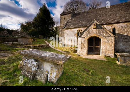 St Michael's Church, Duntisbourne Rouse, Cotswolds, Gloucestershire, Royaume-Uni Banque D'Images