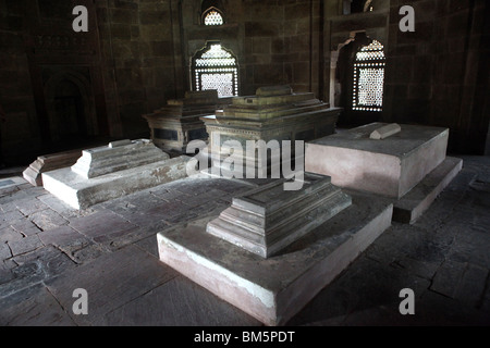 L'intérieur d'Isa Khan Niyazi ou Niazi tombe, une partie de la Tombe de Humayun ou Humayuns complexe dans Delhi, Inde. Banque D'Images