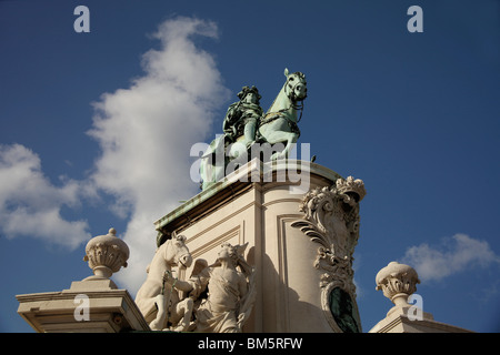 Statue équestre du roi Jose J'en Commerce Square Praça do Comercio ou Terreiro do Paco à Lisbonne, Portugal, Europe Banque D'Images