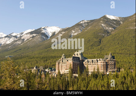 Hôtel Banff Springs, Banff, vu de l'angle de vue à Surprise, Banff, Alberta, Canada Banque D'Images