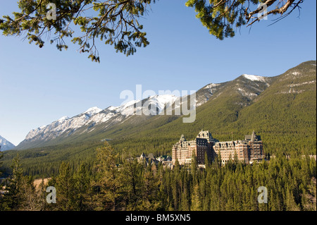 Hôtel Banff Springs, Banff, vu de l'angle de vue à Surprise, Banff, Alberta, Canada Banque D'Images