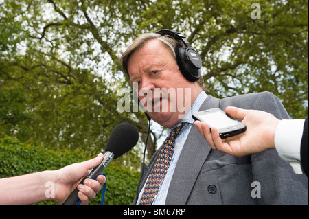 Ken Clarke s'exprimant sur le monde à l'un, Radio 4 Banque D'Images