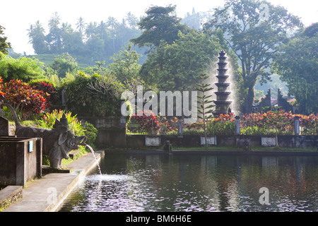 Palais aquatique Taman Tirta Gangga Bali Indonésie Banque D'Images