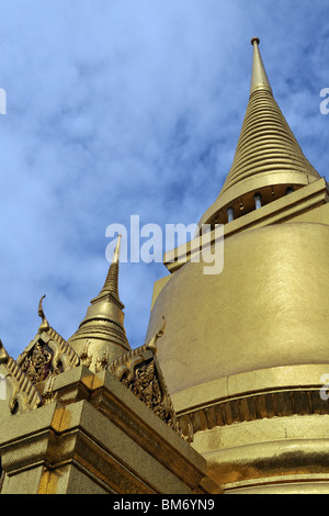 Stupa doré, Wat Phra Kaew, Grand Palace, Bangkok, Thaïlande Banque D'Images