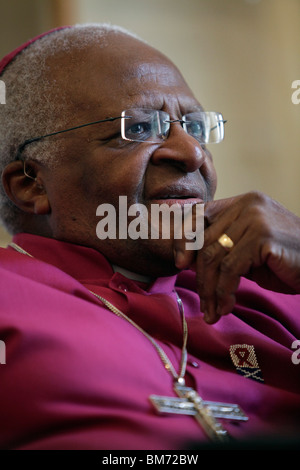 L'archevêque Desmond Tutu assiste à l'Assemblée générale 2009 de l'Église d'Écosse en tant que conférencier invité. Banque D'Images