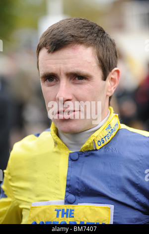 TOM EAVES JOCKEY JOCKEY HIPPODROME DE YORK YORK ANGLETERRE 12 Mai 2010 Banque D'Images