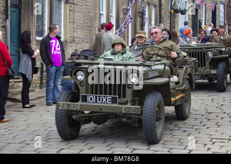 Véhicules sur l'affichage à Haworth 1940 week-end 2010 Banque D'Images