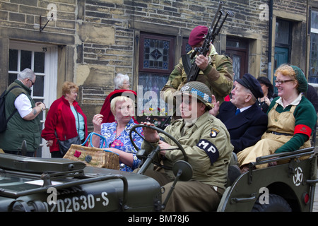 Véhicules sur l'affichage à Haworth 1940 week-end 2010 Banque D'Images