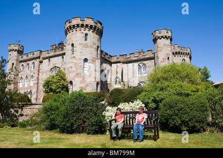 Cholmondeley Château 12ème siècle, Cheshire, Royaume-Uni Banque D'Images