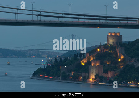 Bridge-Rumelihisar Castle-Fatih Bosphore Sultan Mehmet Bridge Banque D'Images