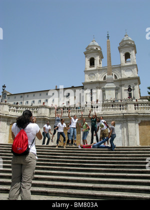 Groupe de touristes américains sur la place d'espagne, Rome Banque D'Images