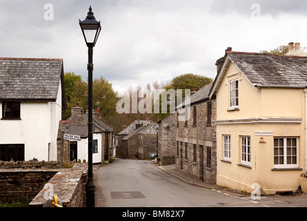 Altarnun, Cornwall, UK, route principale traversant le village Banque D'Images