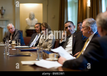 Obama rencontre les leaders des deux partis de la Chambre et du Sénat pour discuter de la réforme de Wall Street dans la salle du Cabinet de la Maison Blanche Banque D'Images