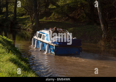 Plaisir sur le croiseur Monmouthshire et Brecon Canal, le Parc National des Brecon Beacons, Pays de Galles, Royaume-Uni, Europe Banque D'Images