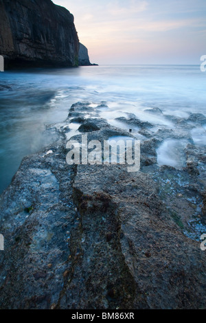 L'aube sur la danse Ledge près de Swanage, Dorset, UK Banque D'Images