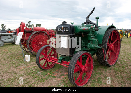 Les tracteurs d'époque à la 57e concours de labour mondiale, tenue à Methven, nr Christchurch en Nouvelle-Zélande en avril 2010 Banque D'Images