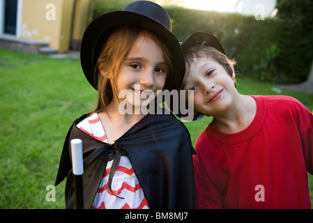 Les enfants en costume, portrait Banque D'Images