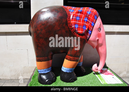 Elelphant décoration statue, Curzon Street, Mayfair, City of westminster, Greater London, Angleterre, Royaume-Uni Banque D'Images