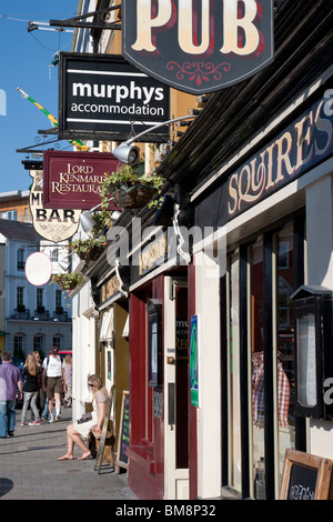 Pub irlandais et restaurant signes, Killarney, comté de Kerry Banque D'Images