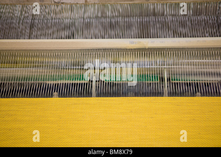 Revêtement de tissus composites recyclables, usine de tissage textile textile tissu composite, ministère de loom Banque D'Images