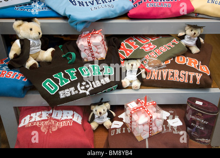 Souvenirs en vitrine touristique Oxford Banque D'Images