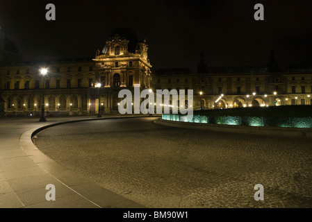 France, Paris, Le Louvre de nuit Banque D'Images