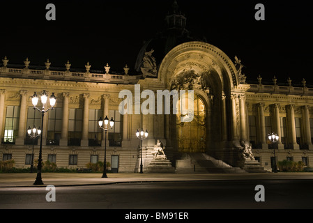 France, Paris, Le Louvre de nuit Banque D'Images