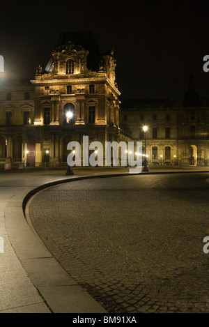 France, Paris, Le Louvre de nuit Banque D'Images