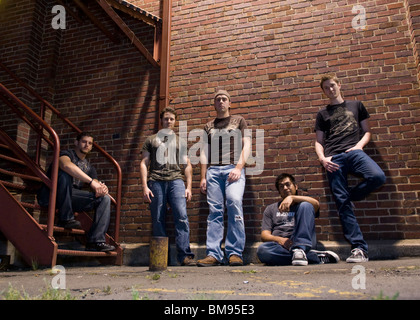 Rock membres du groupe promo photo dans ruelle - USA Banque D'Images