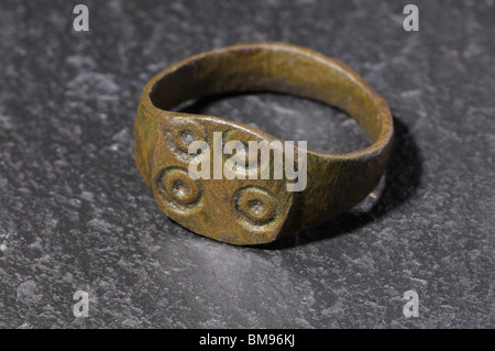 Bague Ancienne En Bronze Africaine - Occasion, Style Ethnique Vintage