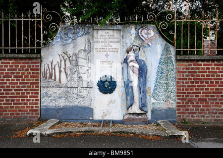 Fontaine d'eau potable à memorial infirmières américaines et françaises, Chaulnes, Somme Banque D'Images