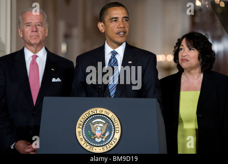 Le président Barack Obama, le Vice-président Joe Biden et de la Cour suprême, Sonia Sotomayor à la Maison Blanche. Banque D'Images