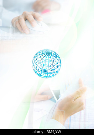 Image du globe et les mains à l'aide de la souris de l'ordinateur et l'informatique graphique, papiers holding Banque D'Images