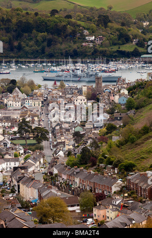 Royaume-uni, Angleterre, Devon, Dartmouth, Portrait de ville,Type 23 Navy frégate HMS Kent sur la rivière Dart Banque D'Images