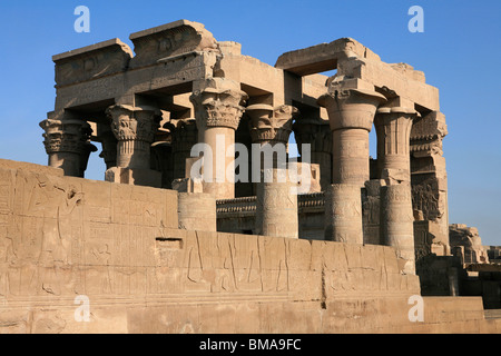 Façade du Temple de Kom Ombo (180-47 av. J.-C.) en Haute Egypte Banque D'Images