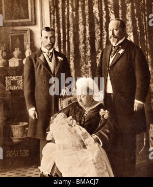 Quatre générations de la famille royale anglaise. Futur Roi George V, le roi Édouard VII, la reine Victoria, le futur Édouard VIII Banque D'Images