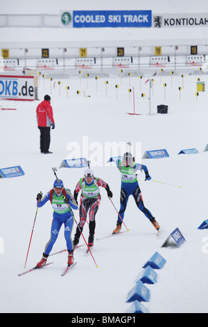 Anna Carin Olofsson-Zidek dirige un groupe de femmes 10km poursuite Biathlon Coupe du Monde IBU Kontiolahti en Finlande le 14 mars 2010 Banque D'Images