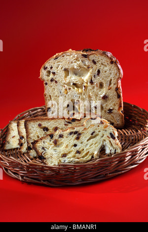 Panettone italien pain de Noël gâteau dessert traditionnel typique de l'alimentation saine santé toute faim comestibles closeup close-up cl Banque D'Images