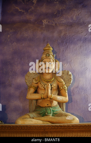 Hindu statue dans un magasin d'antiquités à fort Cochin, Kerala, Inde Banque D'Images